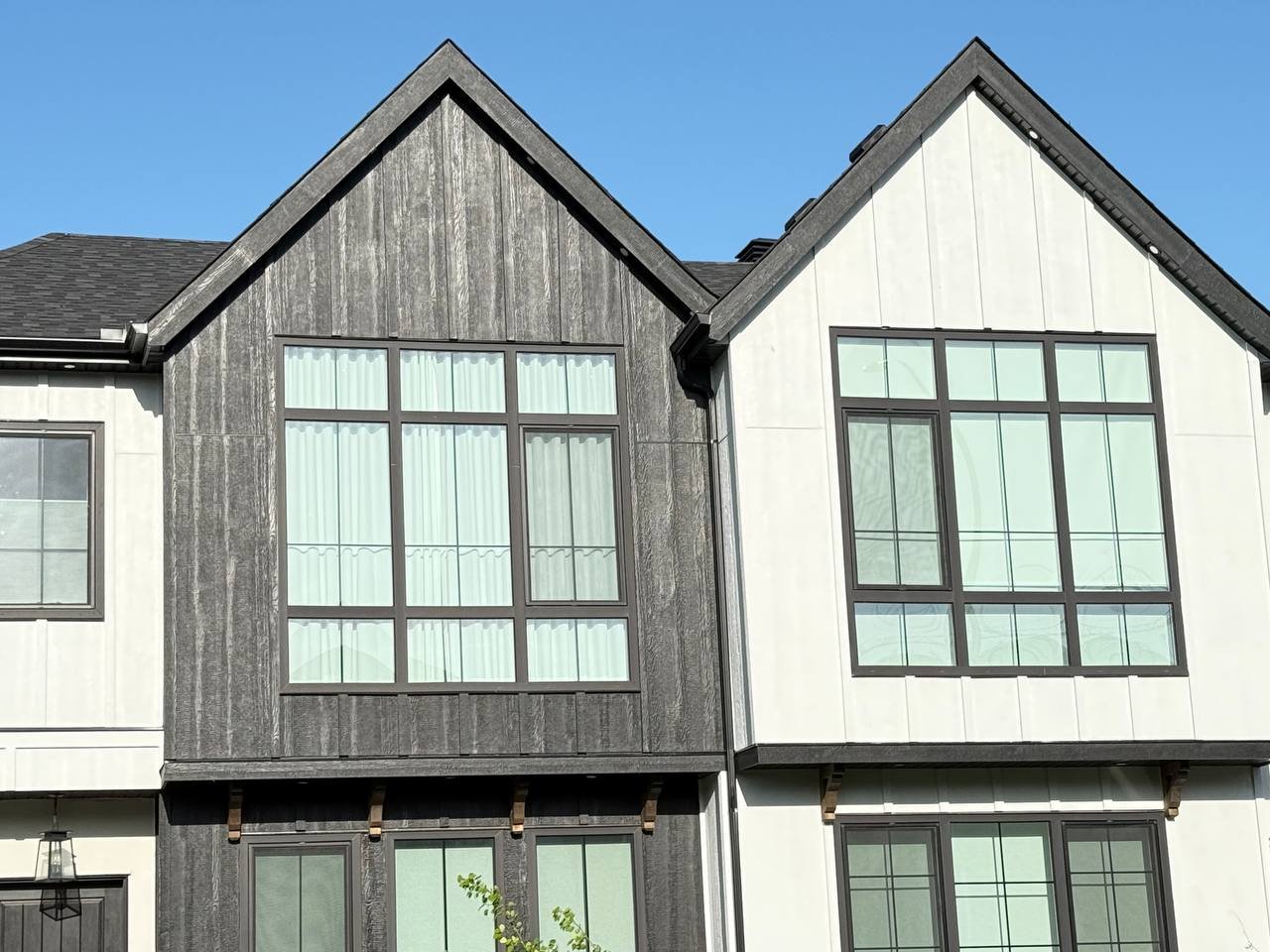 https://familysiding.com/wp-content/uploads/2024/04/i-underroof.com-calgary-photo-2025-07-06-00-51-48.jpg