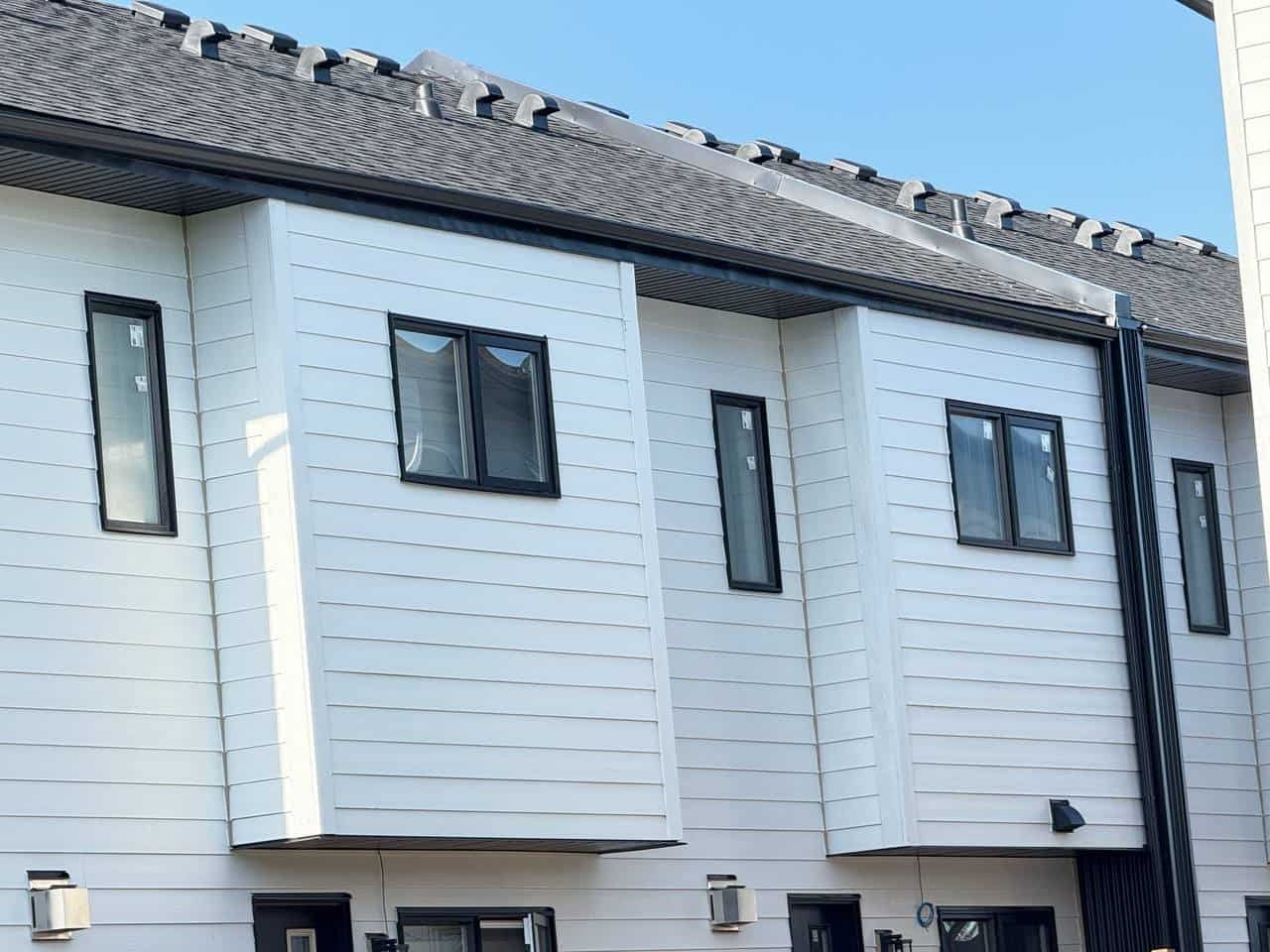 https://familysiding.com/wp-content/uploads/2024/04/i-underroof.com-james-hardie-photo-2025-07-06-00-52-20.jpg