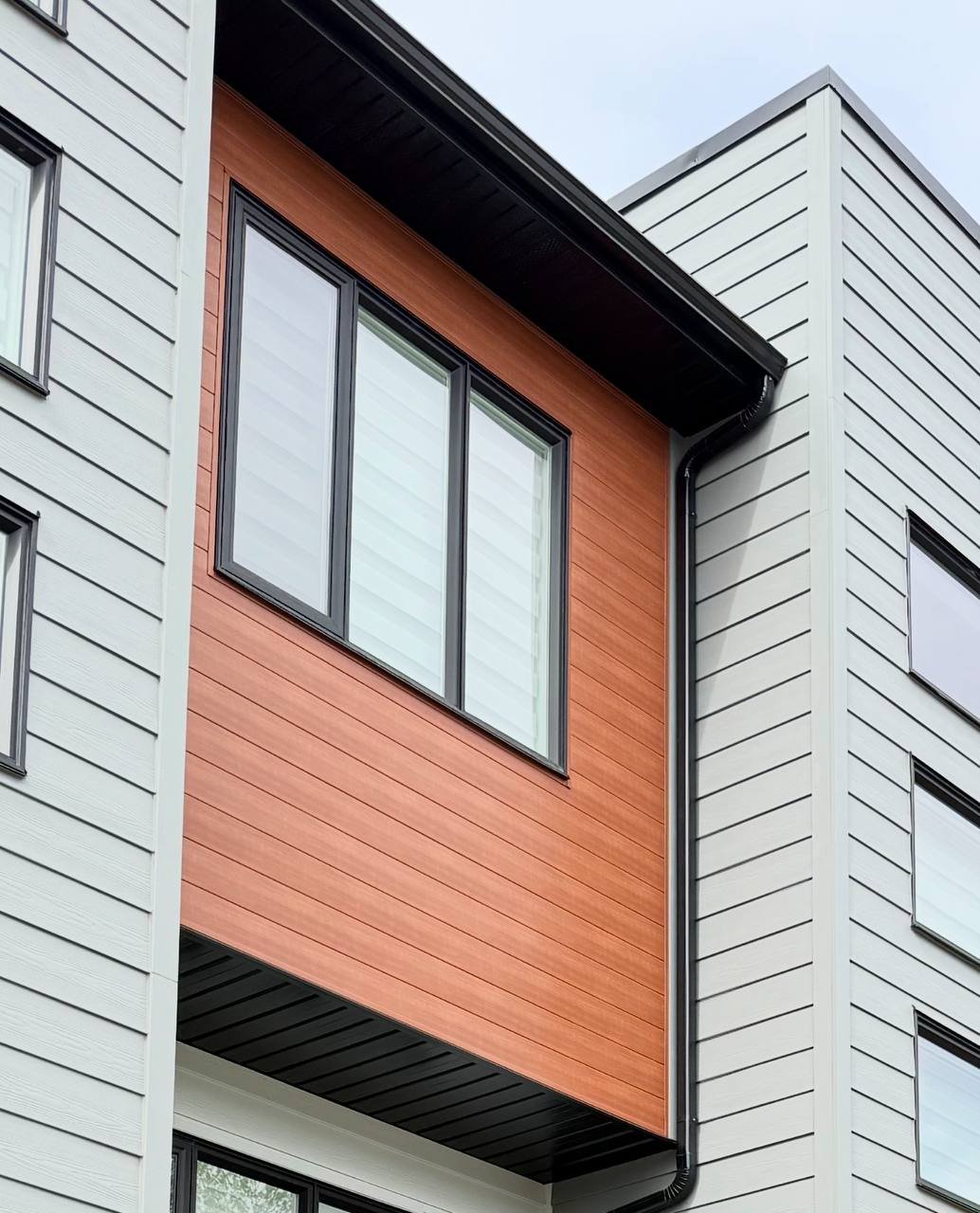 https://familysiding.com/wp-content/uploads/2024/04/i-underroof.com-lux-panel-photo-2025-07-06-01-00-11.jpg