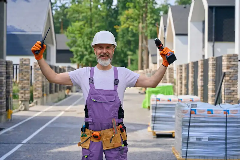 https://familysiding.com/wp-content/uploads/2025/05/i-underroof.com-contacts-5.webp